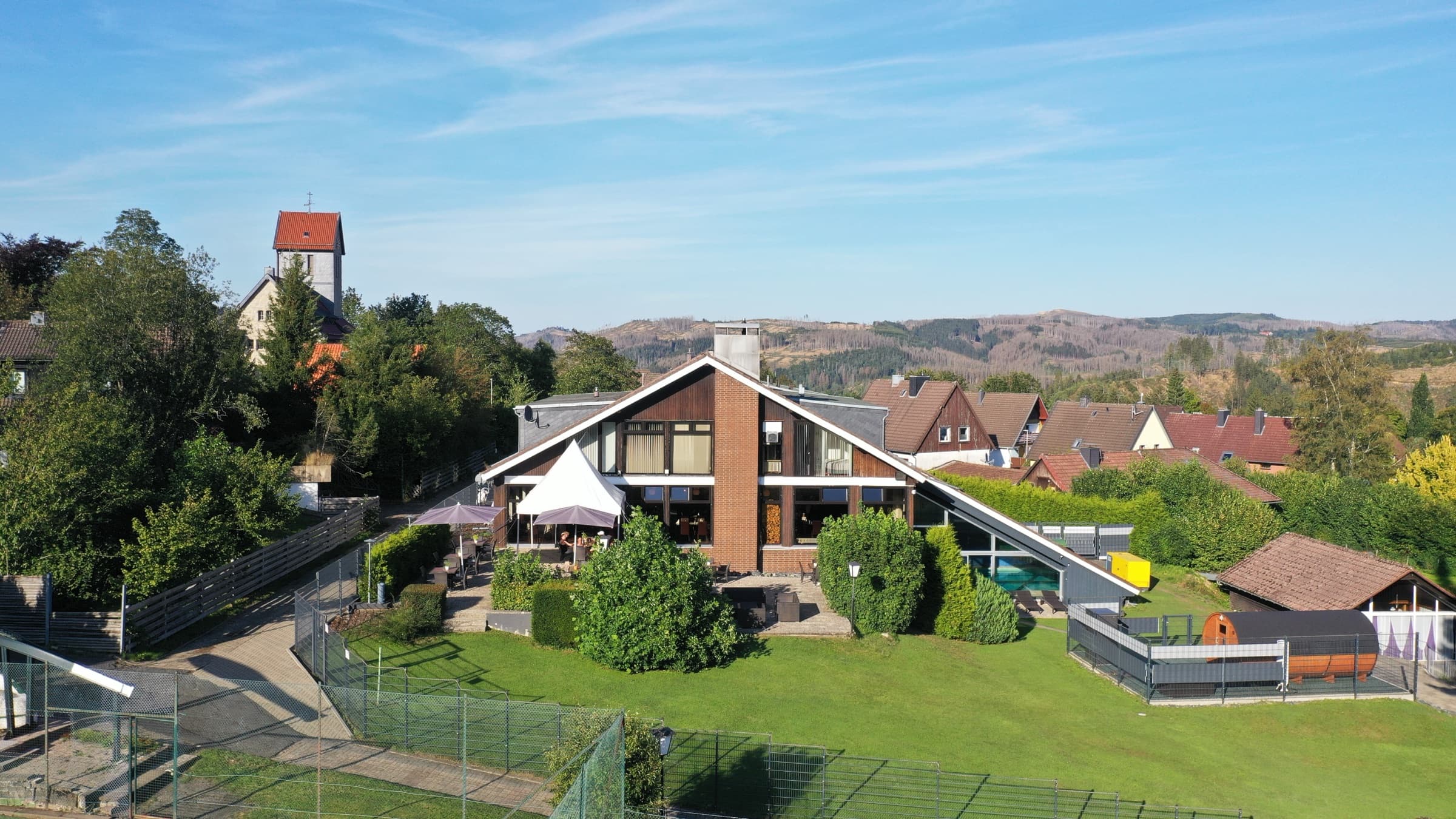 Das Vitalhotel Schulenberg — exterior view on the Oker reservoir